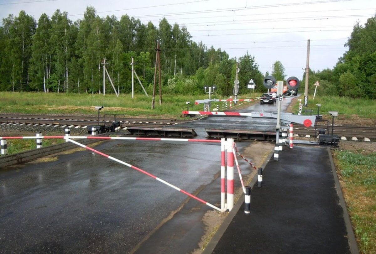 Сотрудников КТЖ наказали за плохое содержание железнодорожных переездов