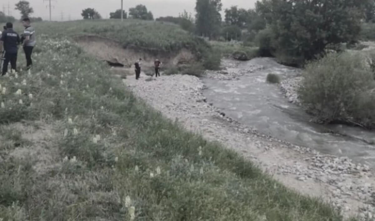 Малыш утонул в реке возле дома в Алматинской области