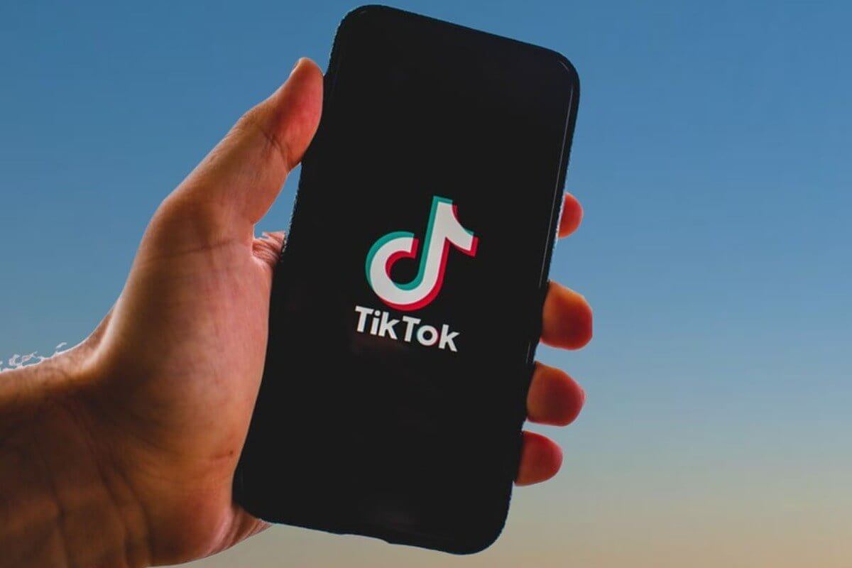 Ввести разные цены за просмотр видео в TikTok и использование WhatsApp  предлагают в РК