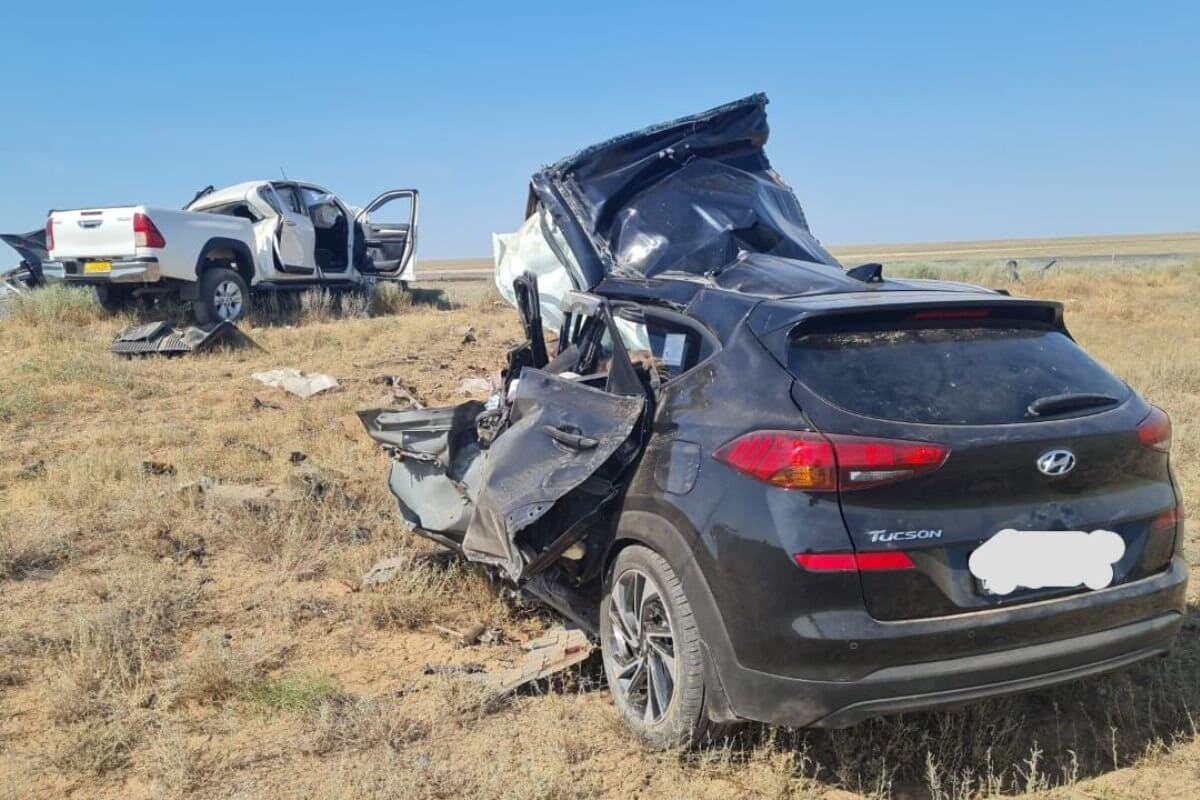 Пять человек погибли в ДТП на трассе в Атырауской области