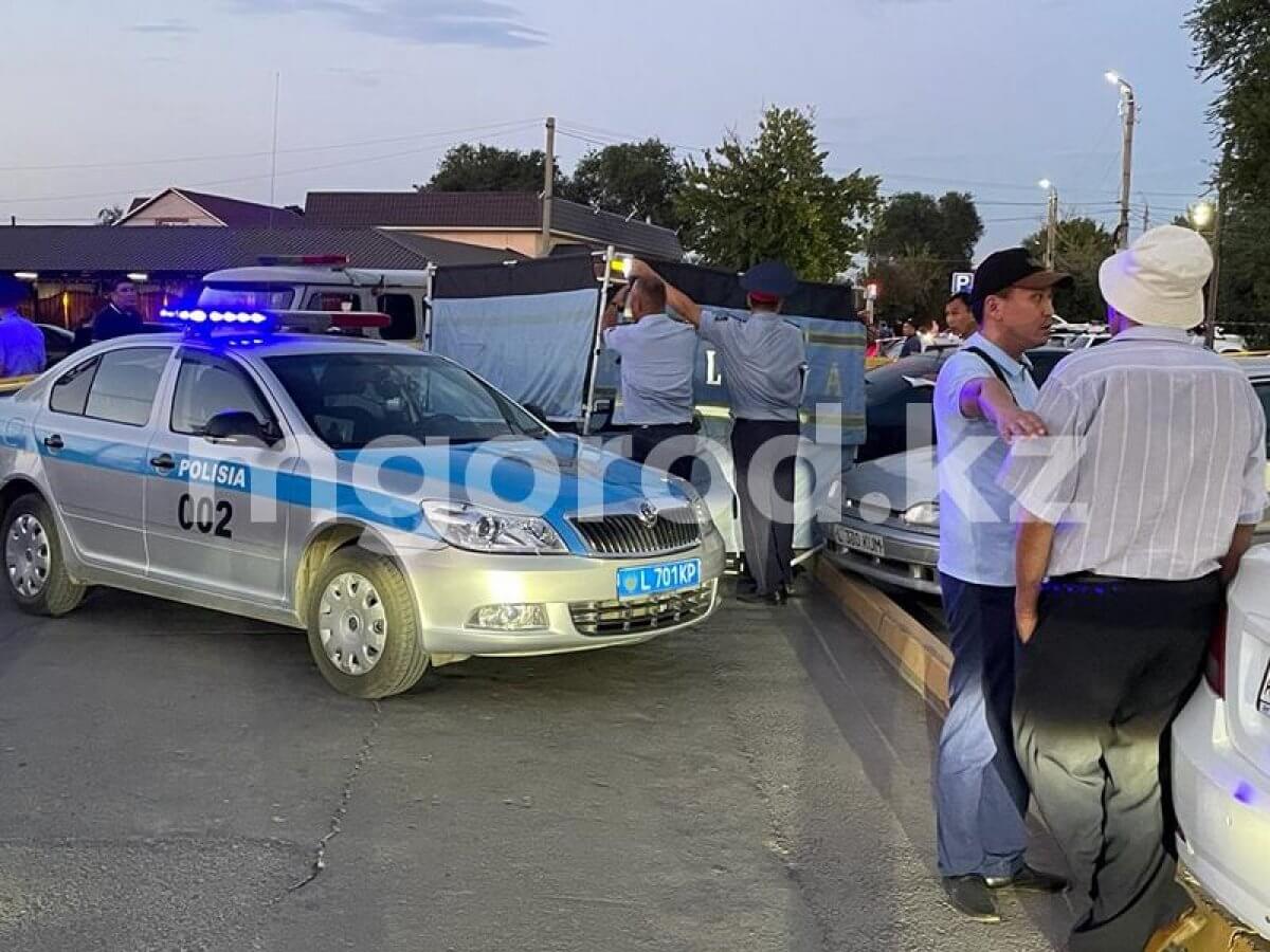 Бизнесмена жестоко убили на парковке в Уральске