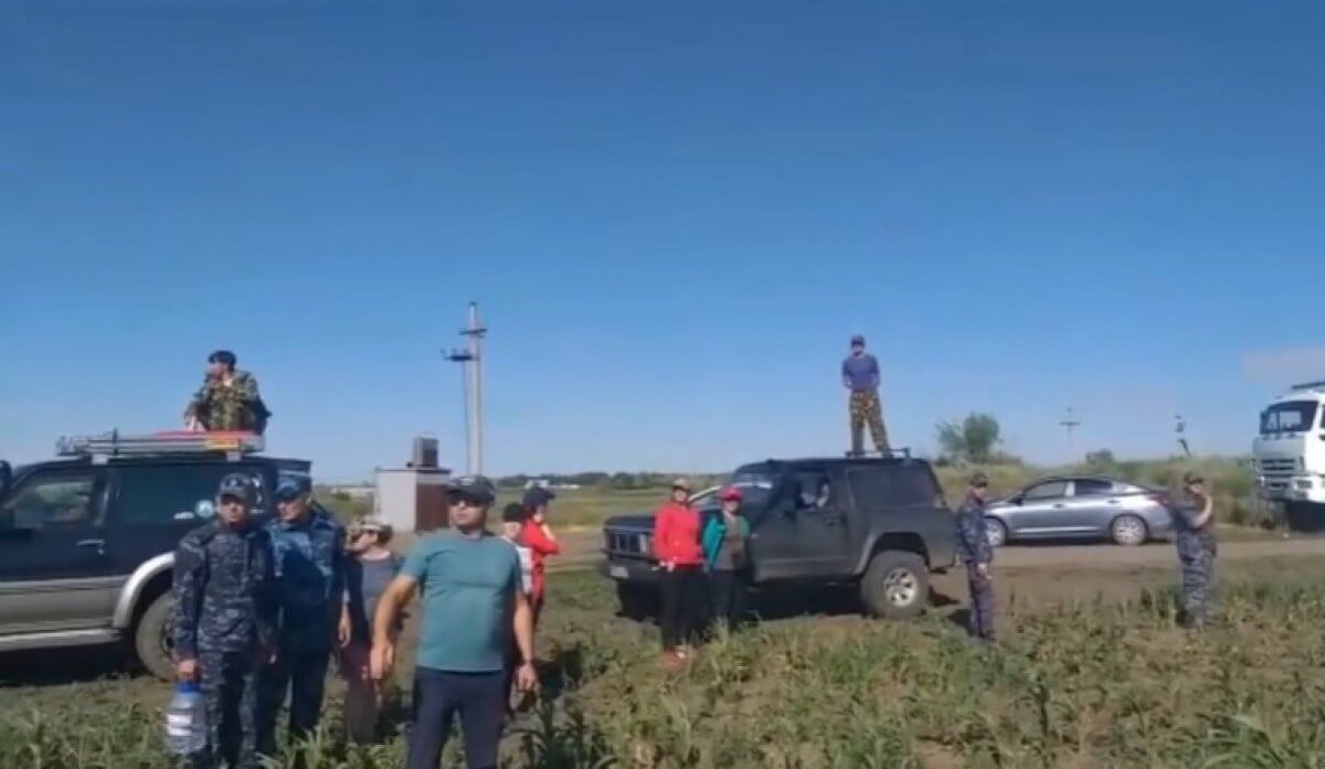 Поиски девочки продолжаются: полиция просит жителей сообщать им любую информацию