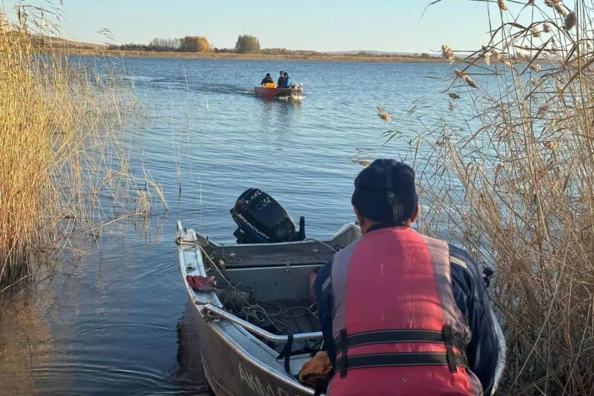 Тела двух пропавших рыбаков нашли на Астанинском водохранилище (ВИДЕО)