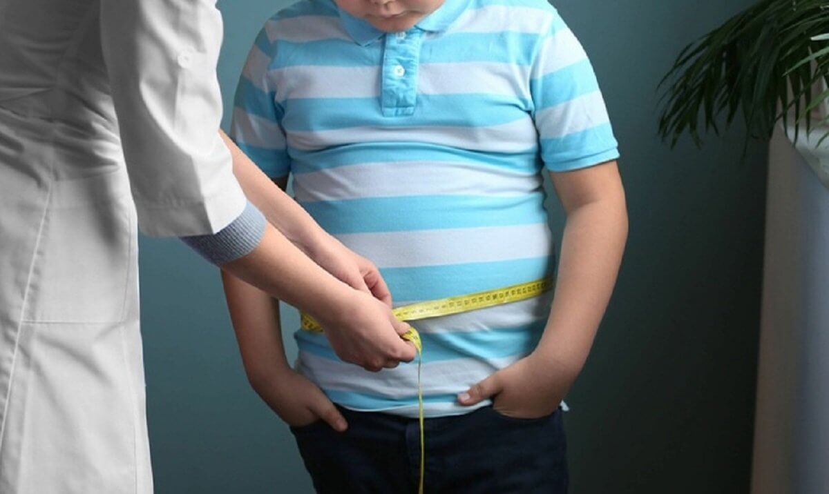 5-летний мальчик из Казахстана набрал 70 кг (ВИДЕО)