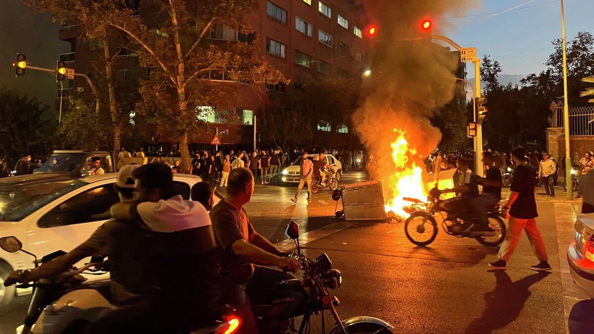 ЕС ввел санкции против Ирана после массовых протестов