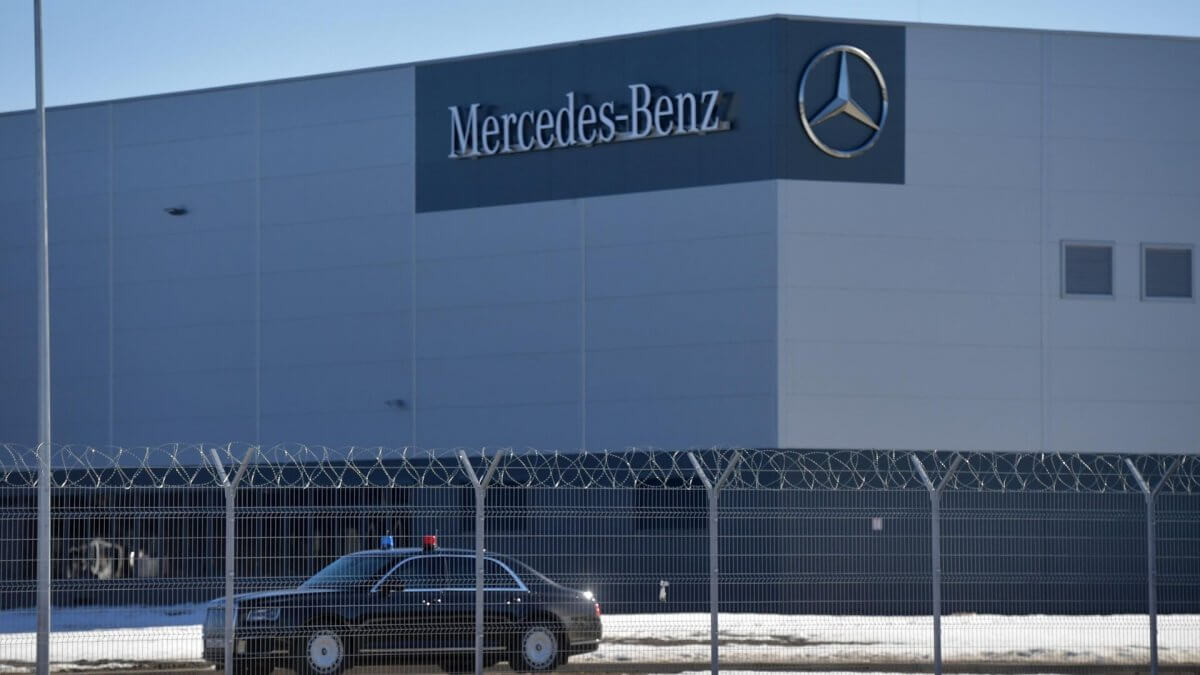 Mercedes-Benz заявил о намерении уйти с российского рынка