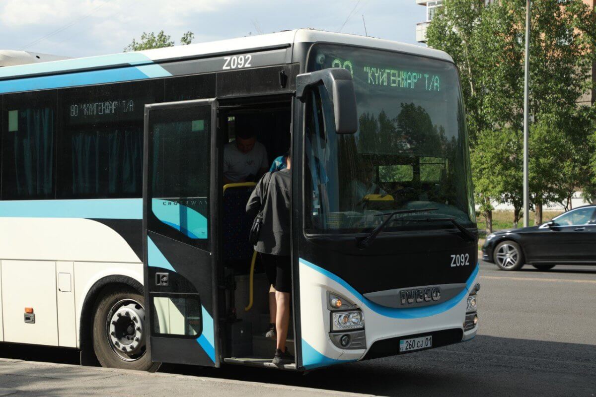 В Алматы произошло еще одно ДТП с участием пассажирского автобуса