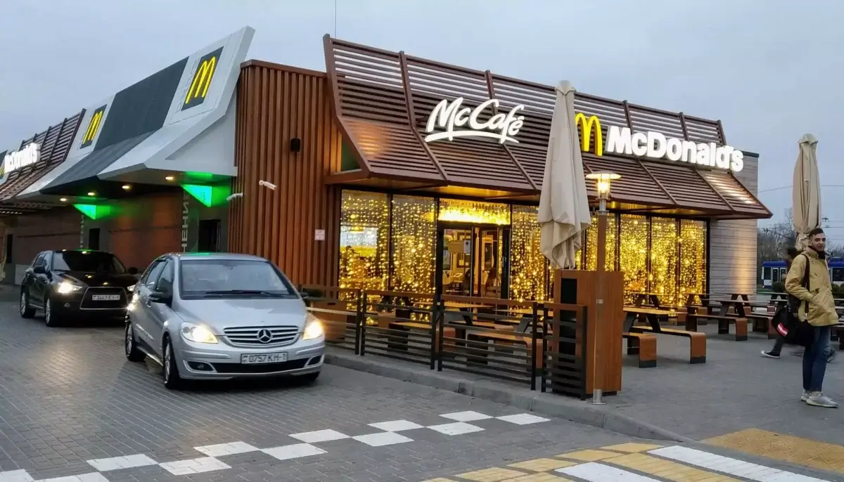 Лукашенко поблагодарил Бога за уход McDonald’s из Беларуси (ВИДЕО)