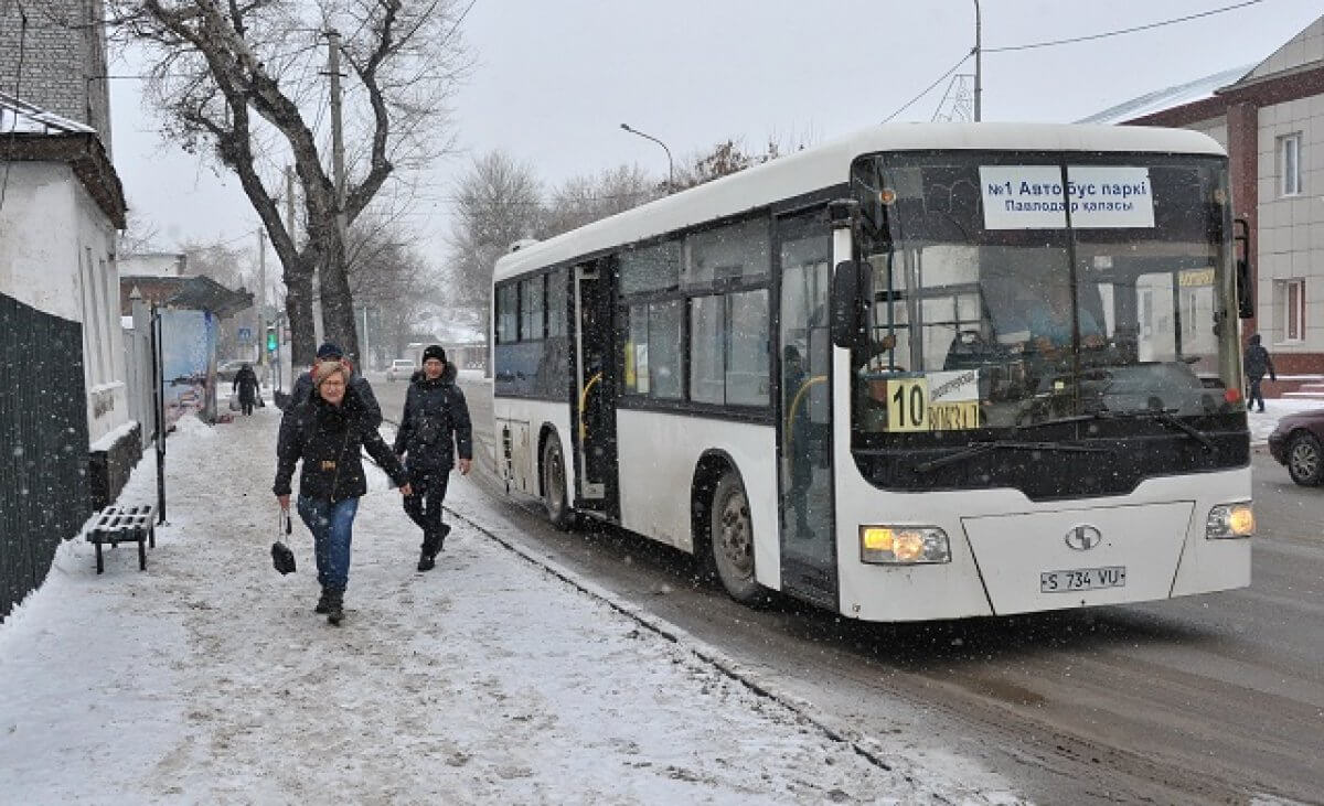 Павлодарцы возмущены повышением тарифа за наличный проезд в автобусе