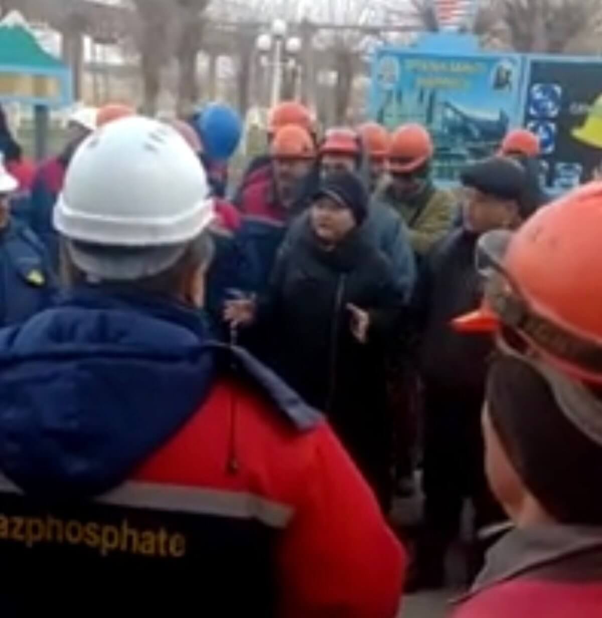 Рабочие вышли на забастовку на месторождении Жанатас (ВИДЕО)