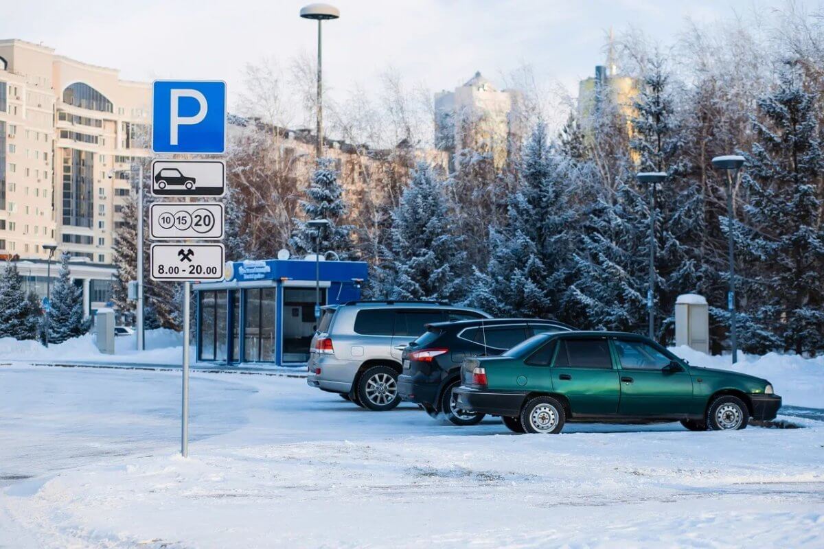 Можно отменить штрафы и вернуть оплату с «незаконных» платных парковок –  юрист