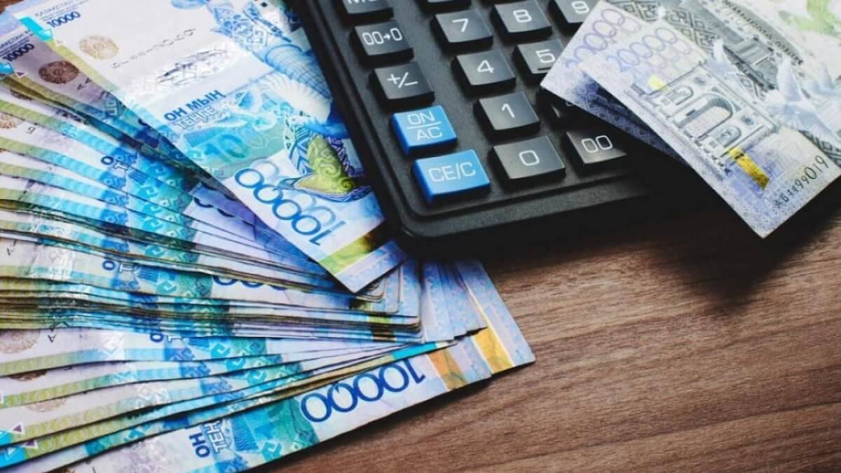 Названа средняя зарплата на предприятиях в Казахстане