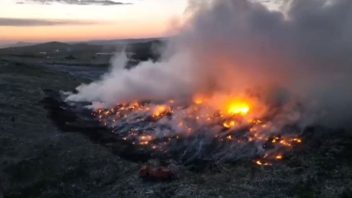 Всю ночь горела городская свалка в Усть-Каменогорске