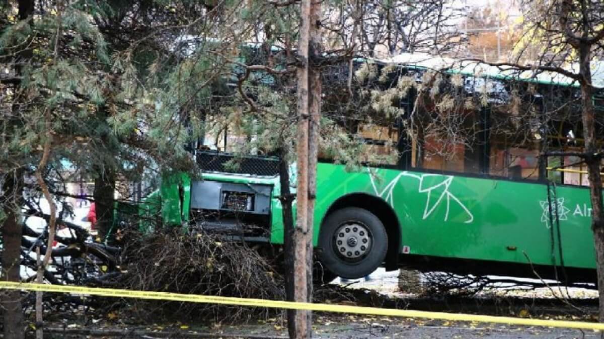 Смертельное ДТП с автобусами в Алматы: водителю вынесли приговор