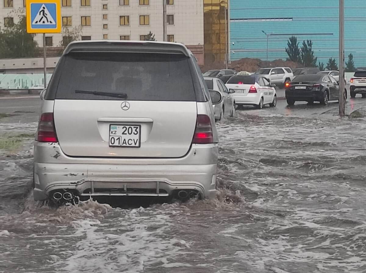 Во всем Казахстане на 7 августа объявили штормовое предупреждение