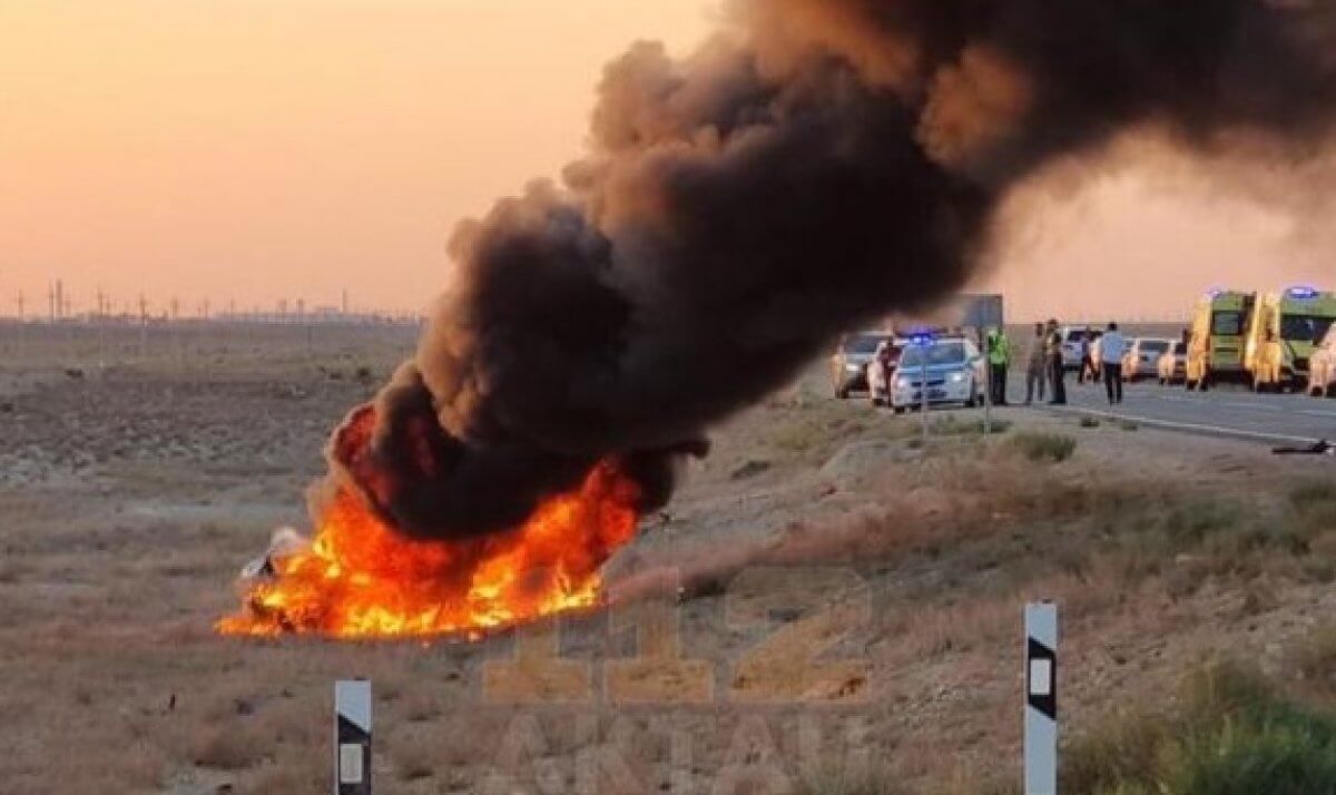 Погиб человек и сгорел автомобиль в ДТП в Мангистауской области