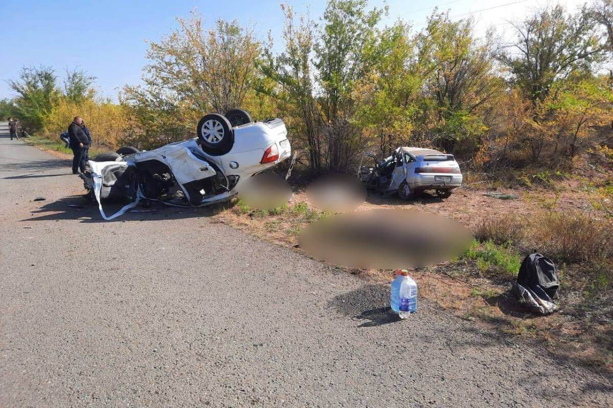 Четыре человека погибли в серьезном ДТП на западе Казахстана