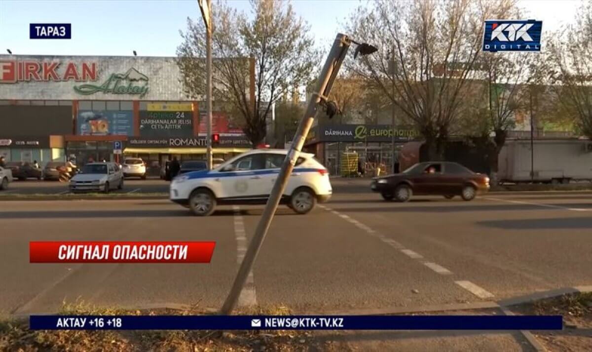 Светофор упал на голову беременной жительнице Тараза