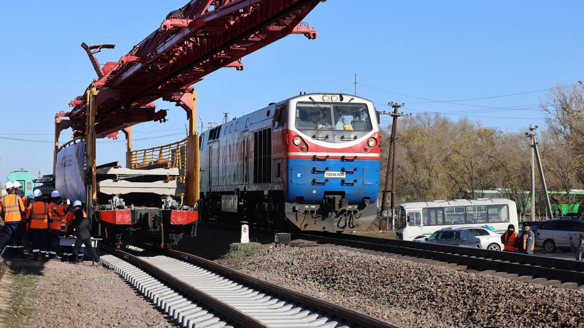 Начато строительство новой железной дороги в обход Алматы