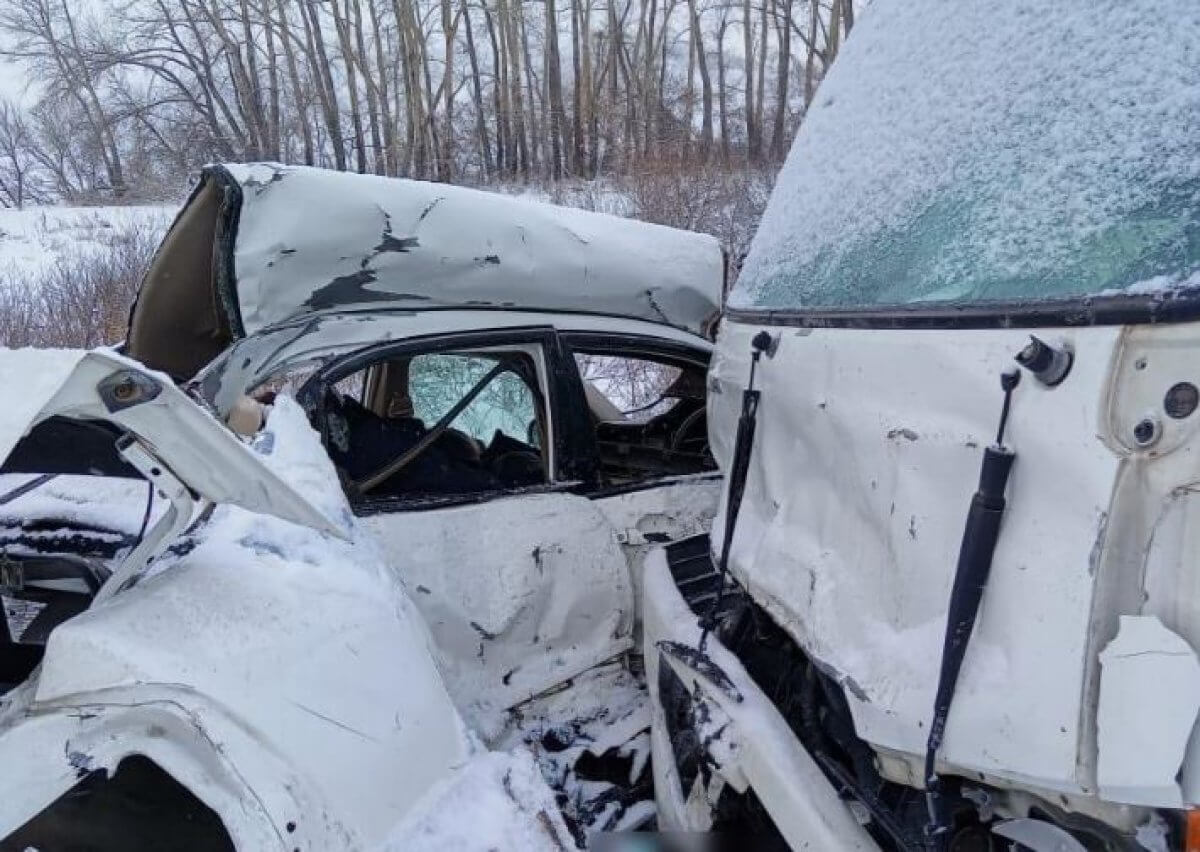 Два человека погибли в ДТП под Усть-Каменогорском