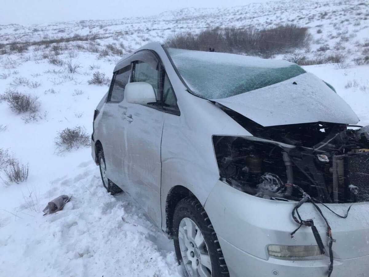 Два школьника и водитель погибли в ДТП в Актюбинской области