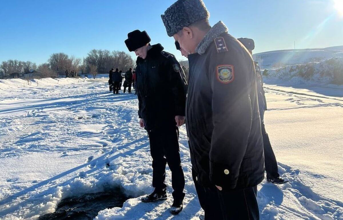 Пятилетний мальчик провалился под лед в области Абай