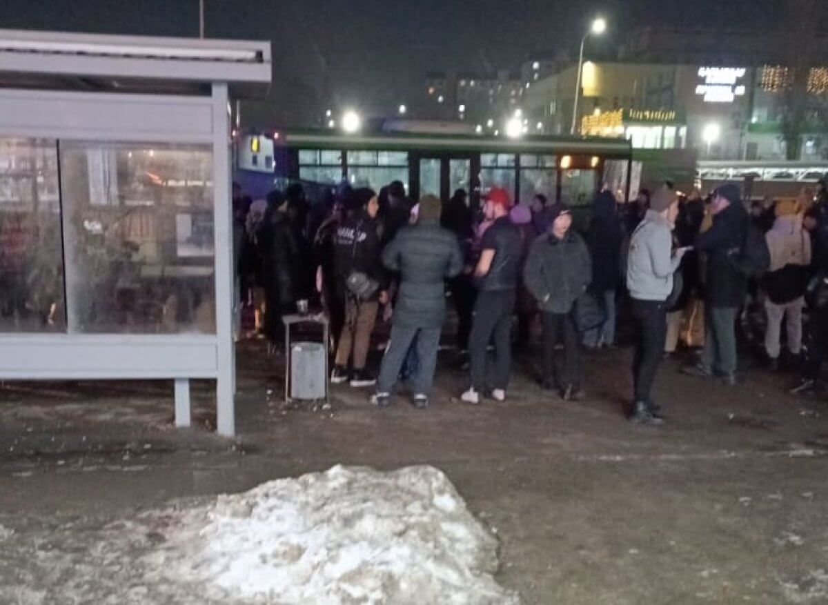 Появилось видео наезда автобуса на людей в Алматы