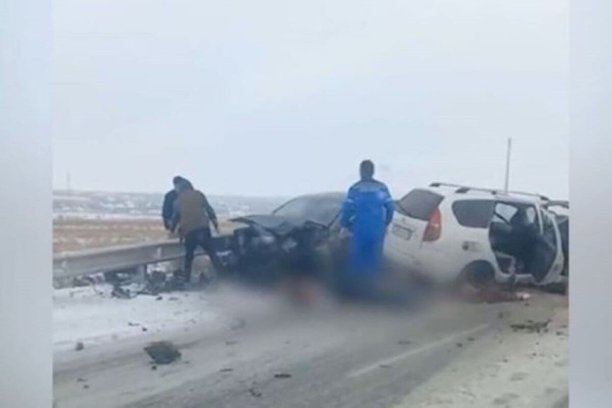 Три человека погибли на месте серьезного ДТП под Туркестаном (ВИДЕО)