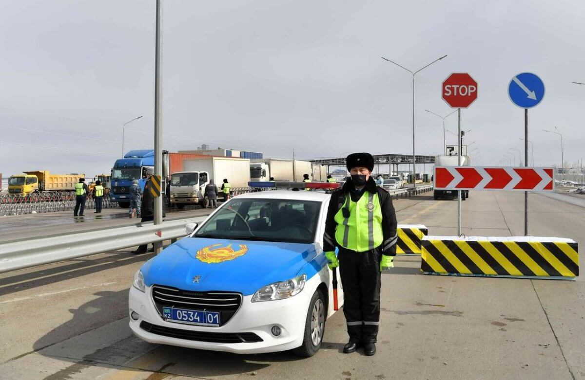 Установить блокпосты на въезде в Астану предложил депутат