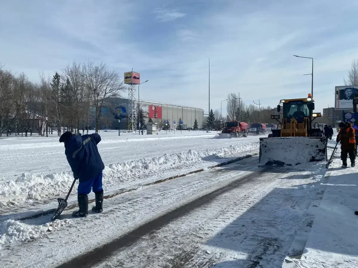 В Казахстане закрыли движение на 25 участках трасс в 11 областях