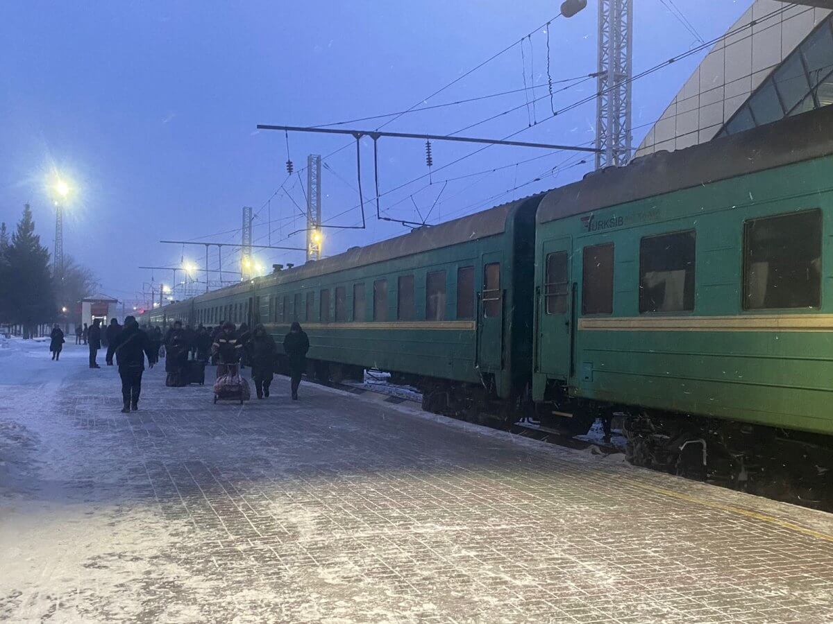 КТЖ запустит дополнительные поезда на мартовские праздники