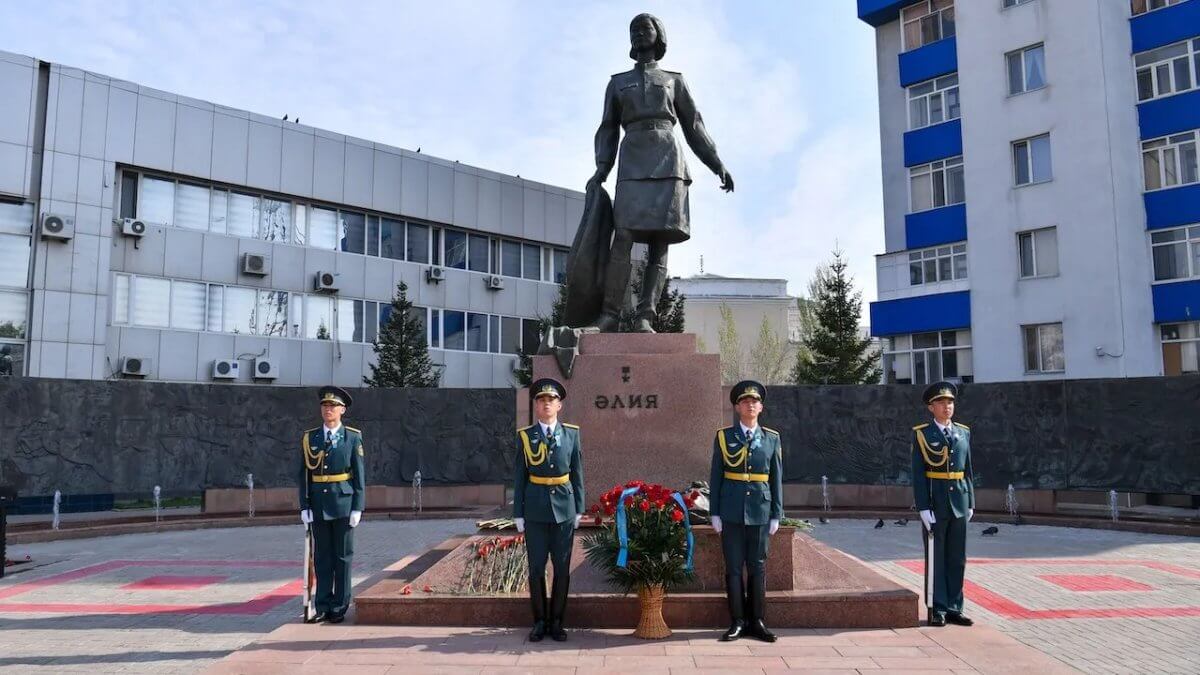 В Казахстане построят Центр патриотизма в честь Алии Молдагуловой