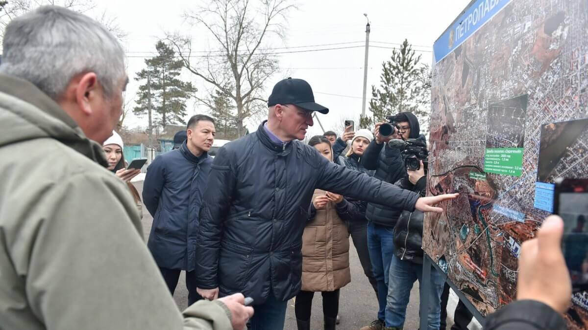 Срочно эвакуировать жителей одного поселка в СКО поручил Роман Скляр