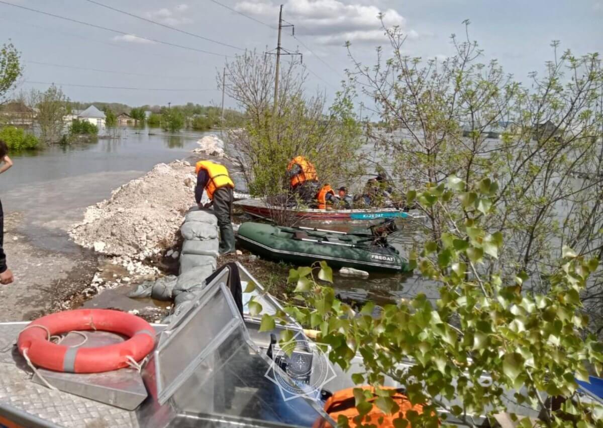 В Казахстане более 6 тысяч человек остаются в пунктах эвакуации из-за паводков