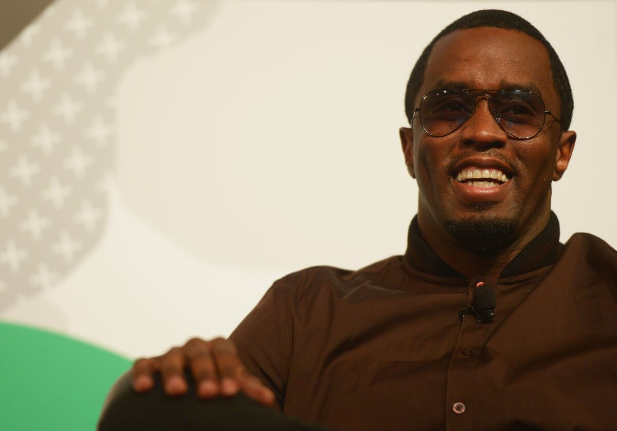 Бьет ногами и тащит за волосы: появилось видео избиения рэпером P.Diddy своей  девушки