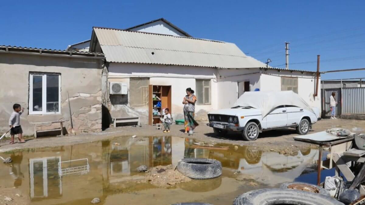 Грунтовые воды топят село в Мангистауской области