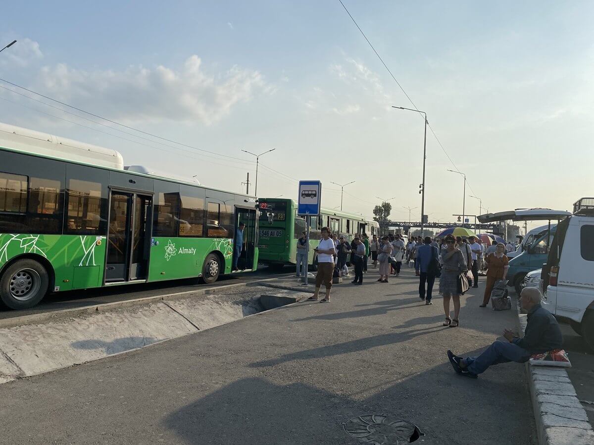 Акимат Алматы предлагает вновь повысить тариф на проезд в автобусах