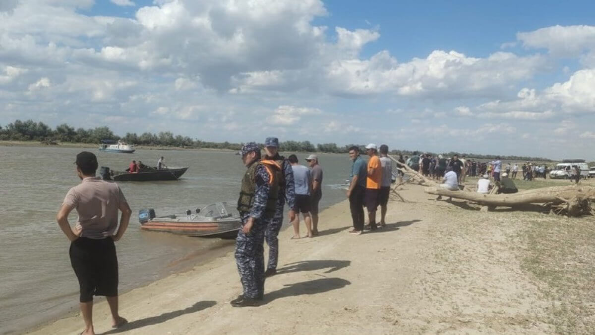 Брат и сестра утонули в пригороде Атырау