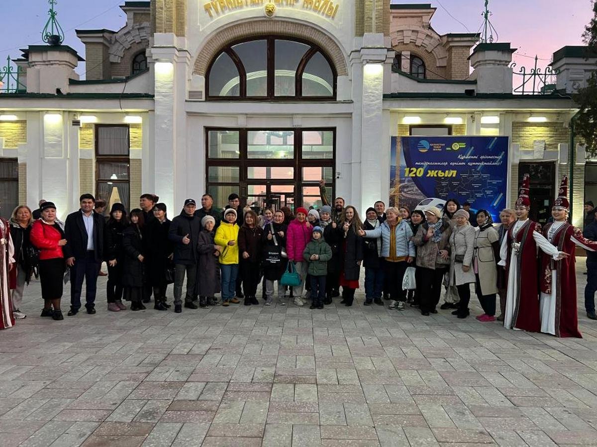 Первый в Казахстане туристический поезд «Jibek joly» прибыл в Туркестан (ВИДЕО)