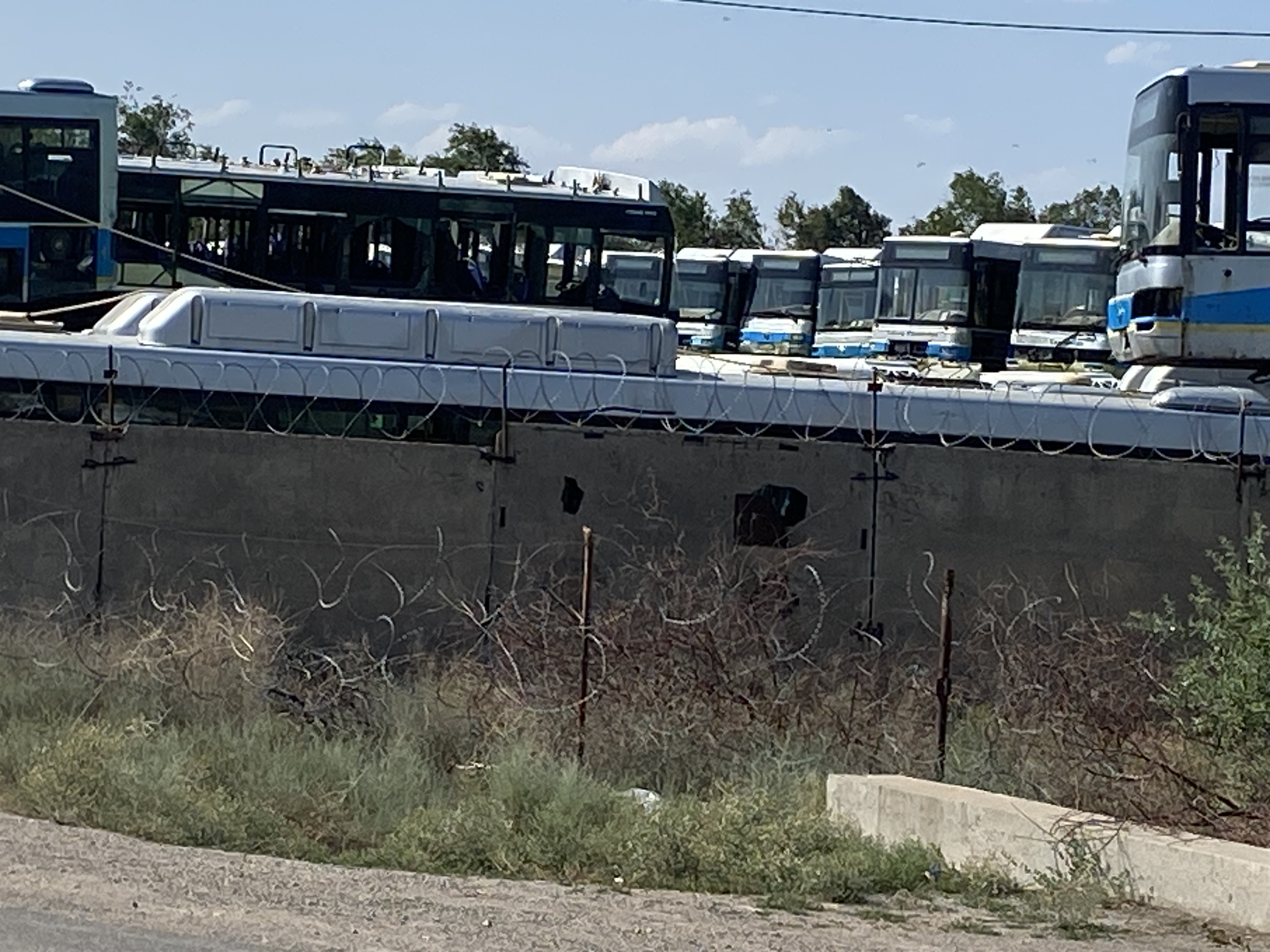 12 мая автобусы на кладбище. Кладбище автобусов Тбилиси. Кладбище автобусов перезапуск 65. Рико кладбище автобусов. Алматы кладбище автобусов.